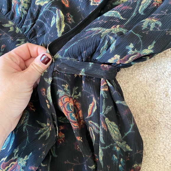 NWT PAIGE Serifina Floral Cold Shoulder Silk Midi Wrap Dress - Picture 5 of 11